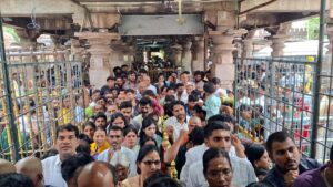 Free sparsha darshan cancelled in view of heavy rush at Srisailam