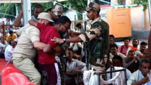 10th batch of over 6,400 pilgrims leaves Jammu for twin base camps of Amarnath