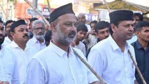 Ayyappa devotees meet Bandi Sanjay, seek Centre’s intervention to safeguard Sabarimala temple from ‘misadministration’