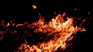 Fire erupts at several auto parts shops in Mumbai; no casualty