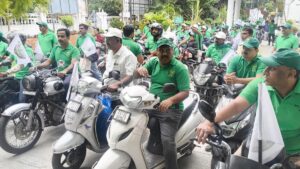 Bike rally taken out in Mandya to create awareness on Krishi Mela