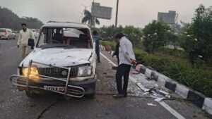 Woman killed, five injured as car crashes into divider on ORR near Pedda Golconda