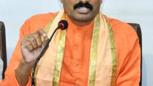 Shiv Sena leader seeks action against police officer for misleading court