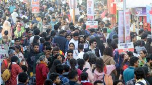 Survey in and around Kolkata shows most students in 17-24 age group read books only occasionally