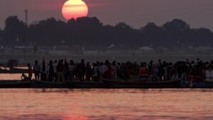 40 lakh devotees take holy dip in Ganga, Sangam on Magh Mela’s last day